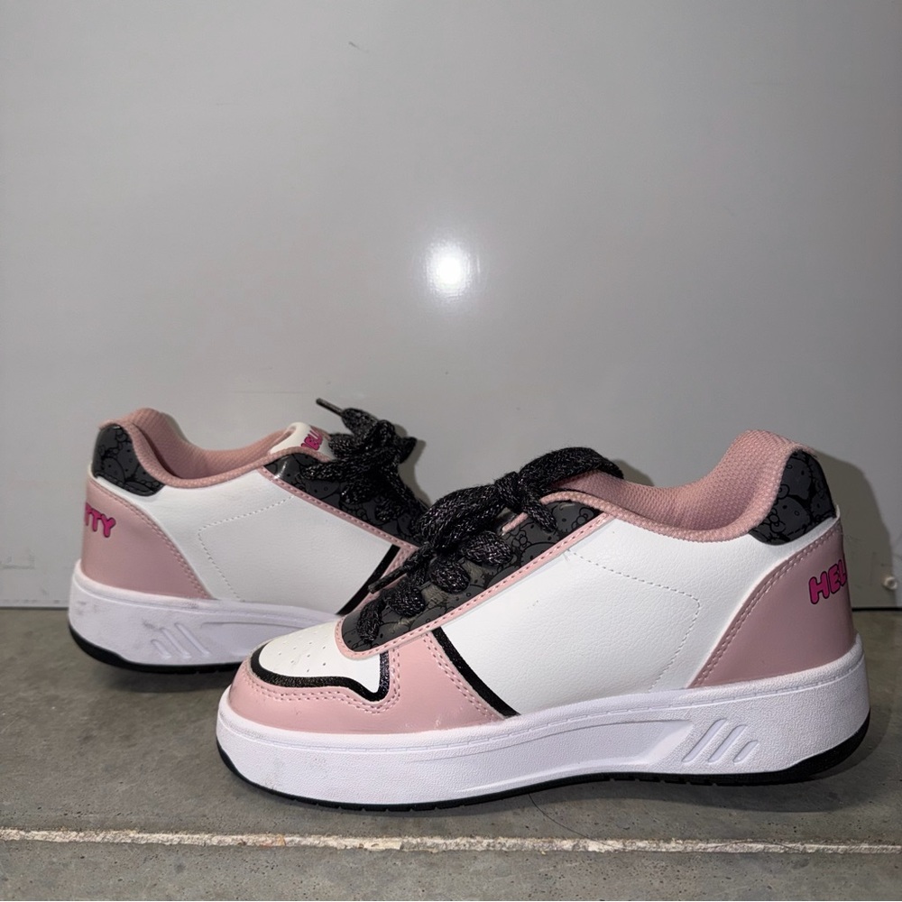 Hello kitty heelys - Picture 3 of 7